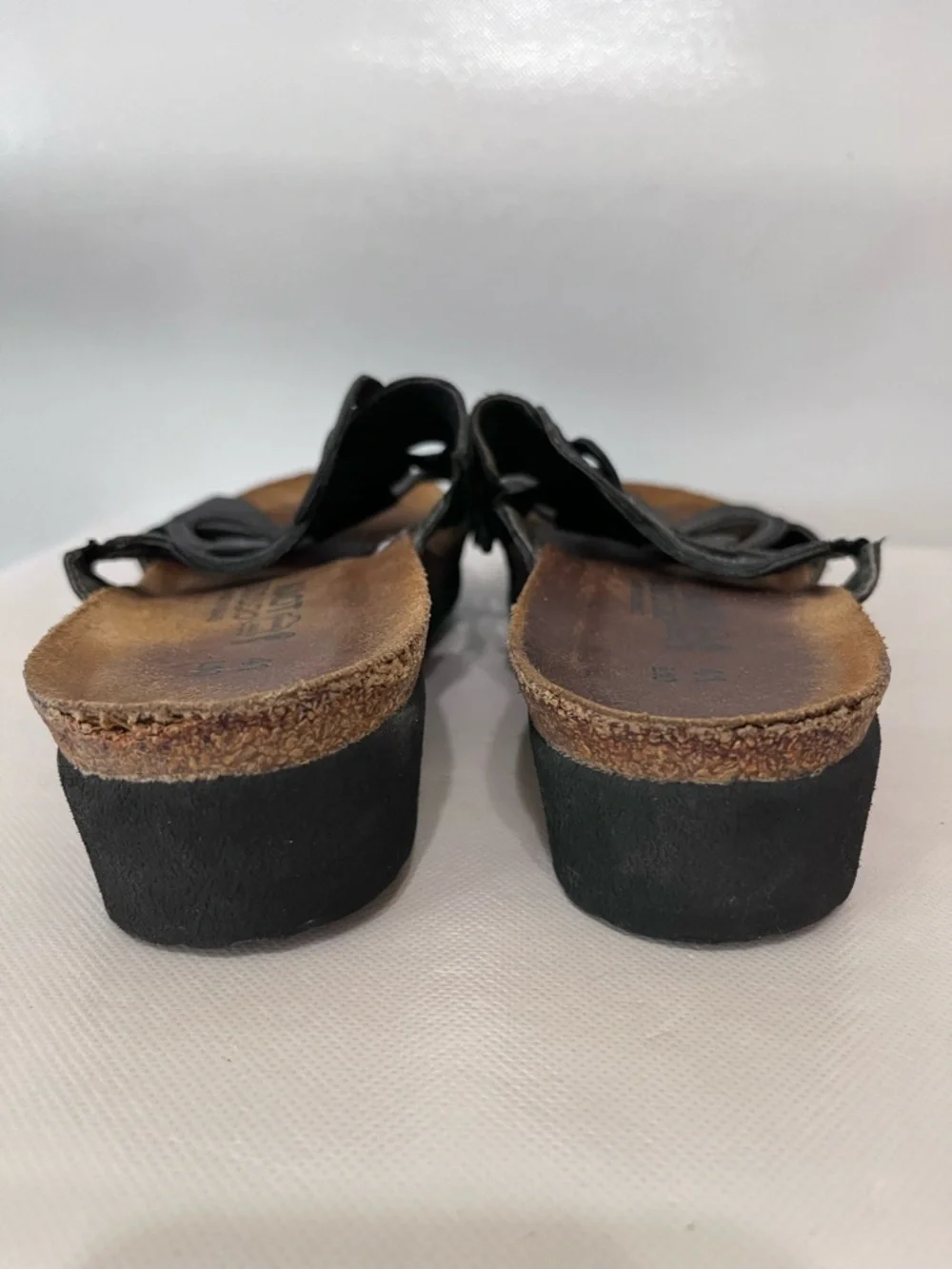 Naot sandy black